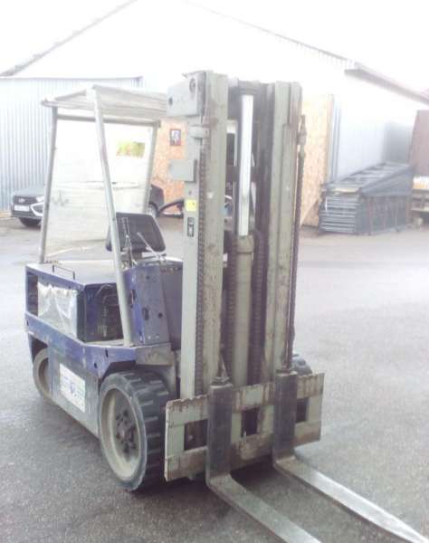 Вилочный погрузчик электро "Балканкар" ев 717