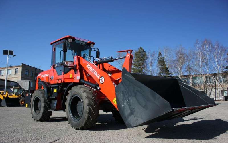 Фронтальный погрузчик Redstar 3000GT, 2022