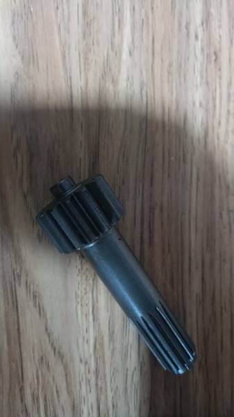 Вал бортового редуктора hitachi ex55ur