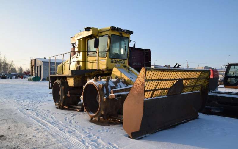 Мусороуплотнитель б/у bomag BC 772 RB