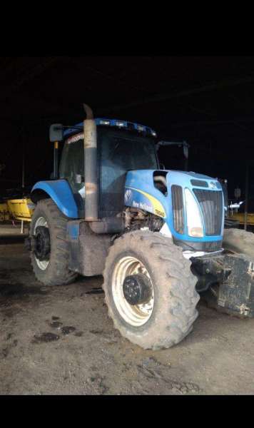 New Holland Т8040