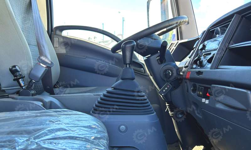 Грузовик Isuzu спальник,4х2, гп 6 т, КМУ гп 5 т,139kw