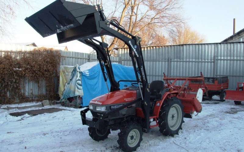 Японский минитрактор с погрузчиком Янмар GR180D