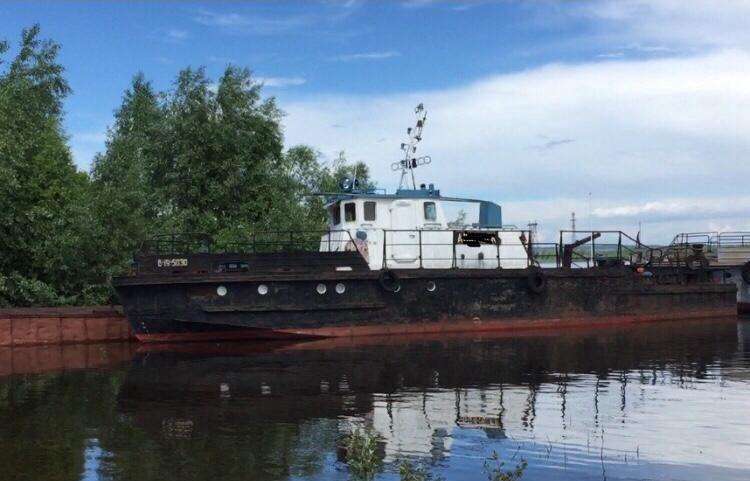 Буксирный теплоход 1986 года выпуска