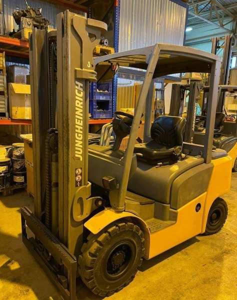 Вилочный погрузчик Jungheinrich DFG 425, 2016