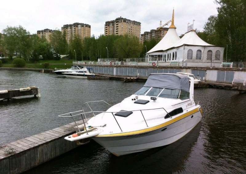 Bayliner 2755, круизный катер