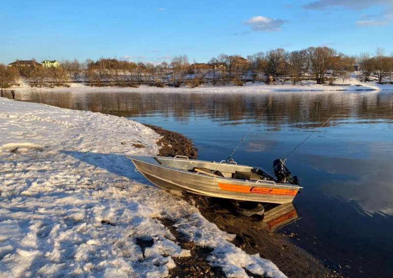 Wellboat 37 и мотор suzuki 9.9(15) прицеп мзса