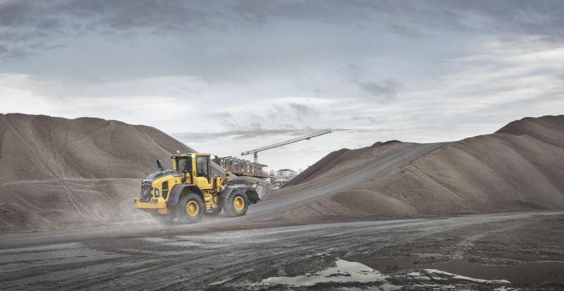 Фронтальный погрузчик Volvo L260