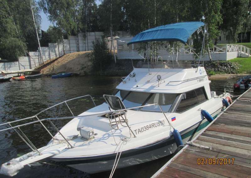 Двухпалубный катер bayliner 2556 с флайбриджем
