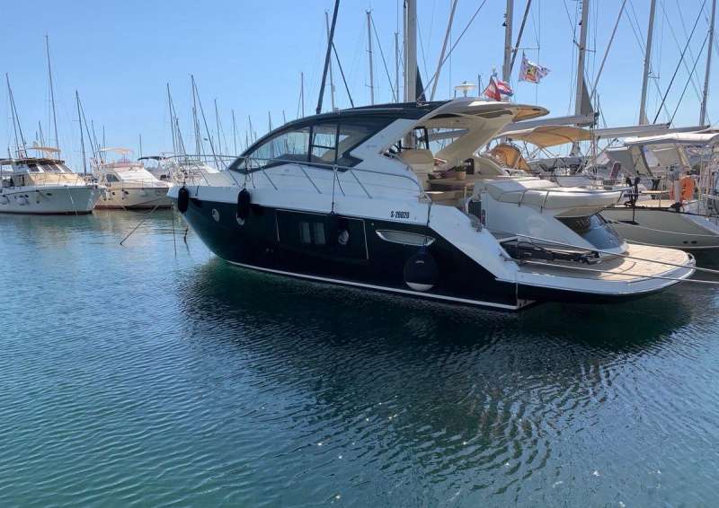 Моторная яхта Cranchi M44 HT