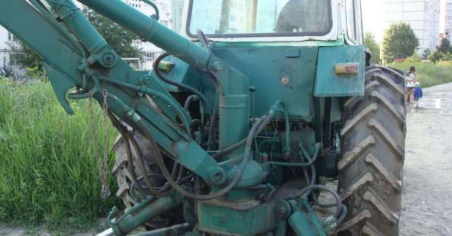 Экскаватор-петушок на ибазе юмз