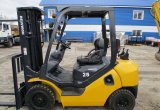 Бензиновый вилочный погрузчик Komatsu FG25T-17