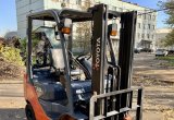 Вилочный погрузчик Toyota 8FG18, 2013 в Москве